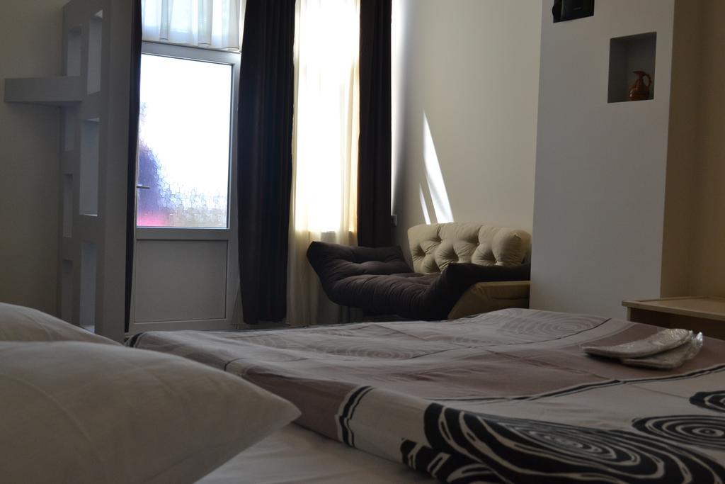 Family Apartment In Avlabari Tbilisi Eksteriør bilde